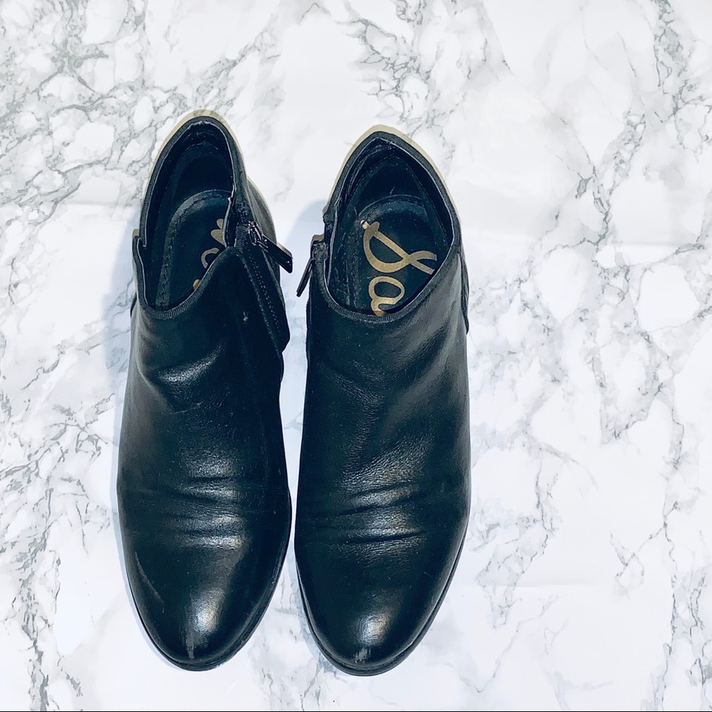 Size 5.5 Sam Edelman Petty boots in black leather.